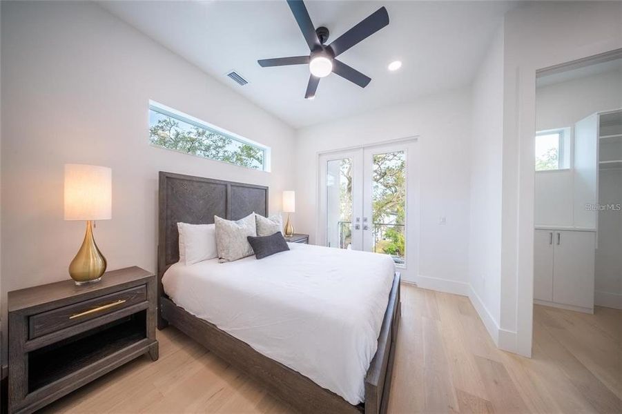 Furnished interior view inside a new home in , Sarasota (Image 66).