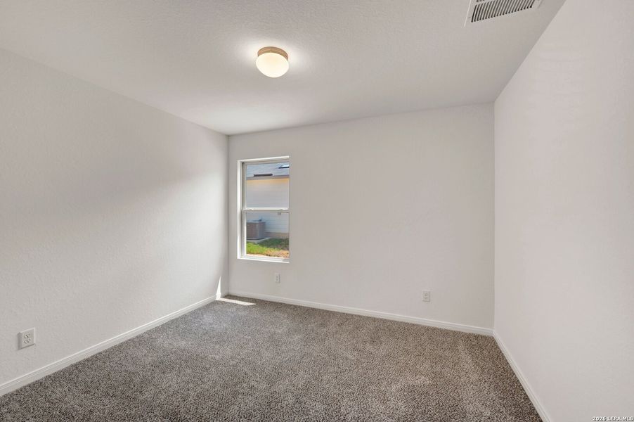 Spacious, unfurnished interior of a new home in Greenspoint Heights, Seguin (Image 35).