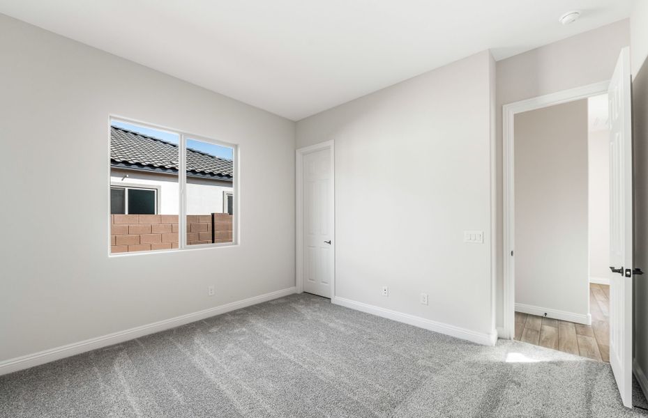 Spacious, unfurnished interior of a new home in Artisan at Asante, Surprise (Image 27). Spacious, unfurnished interior of a new home in Artisan at Asante, Surprise (Image 27).