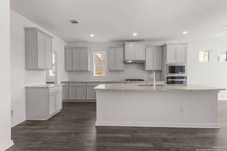 Furnished interior view inside a new home in Homestead, Schertz (Image 7).
