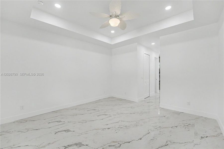 Spacious, unfurnished interior of a new home in , Lehigh Acres (Image 13).