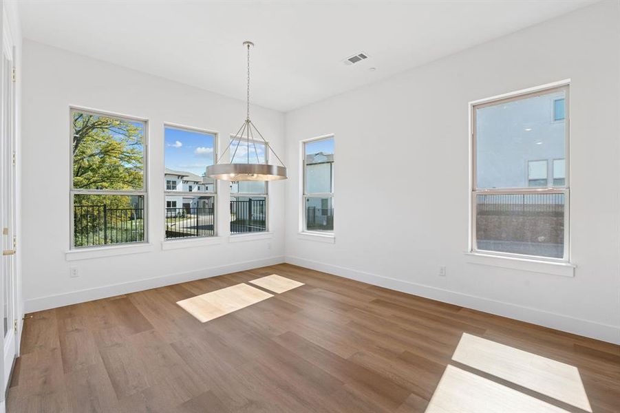 Spacious, unfurnished interior of a new home in , Lake Dallas (Image 13).