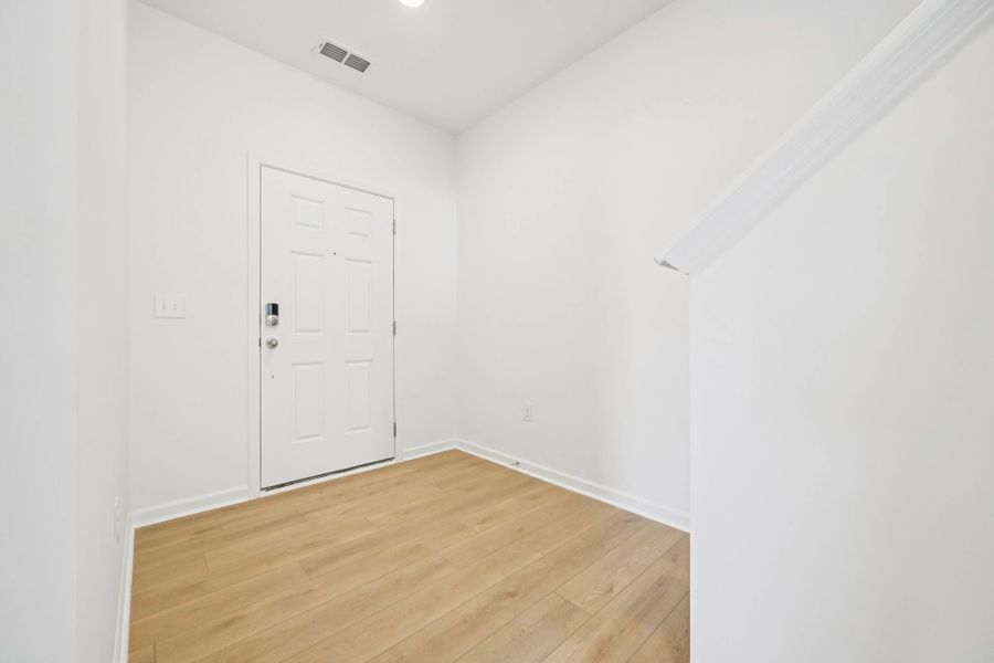 Representative images and renderings are for illustrative purposes. Actual structural options and design finishes of home may vary. Representative images and renderings are for illustrative purposes. Actual structural options and design finishes of home may vary.