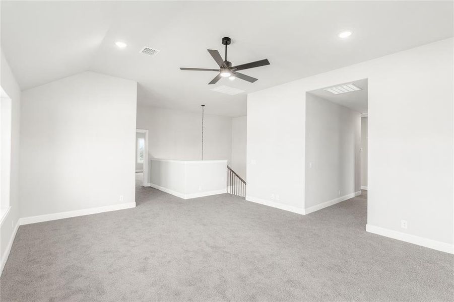 Spacious, unfurnished interior of a new home in Crystal Lake Estates, Red Oak (Image 37).