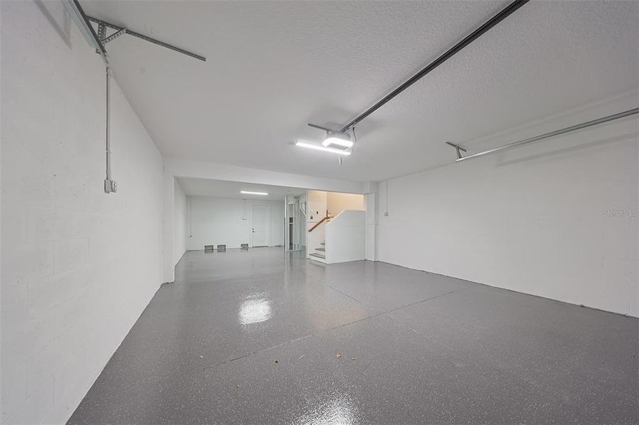 Spacious, unfurnished interior of a new home in , Tampa (Image 18).