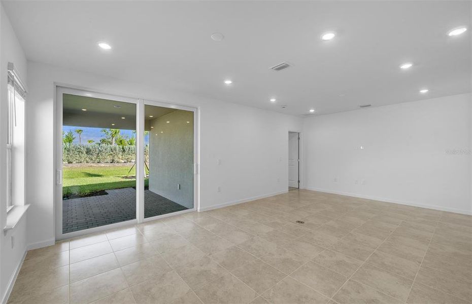 Spacious, unfurnished interior of a new home in Reagan Landing, Bradenton (Image 14). Spacious, unfurnished interior of a new home in Reagan Landing, Bradenton (Image 14).