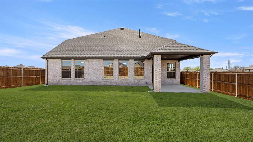 26. 747 Embrace - Back 26. 747 Embrace - Back