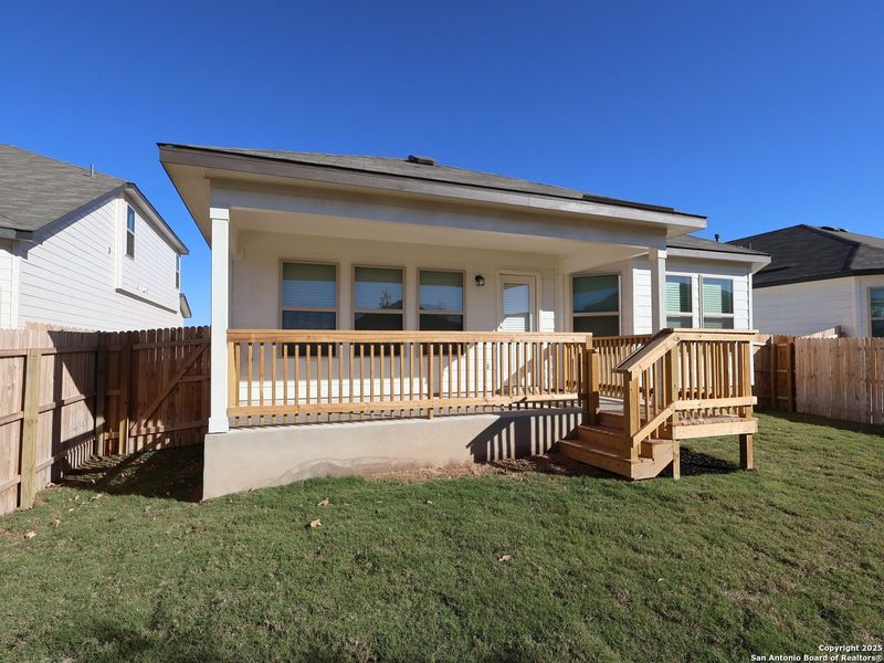 Exterior details and patio area of a home in Blue Ridge Ranch, San Antonio (Image 3).
