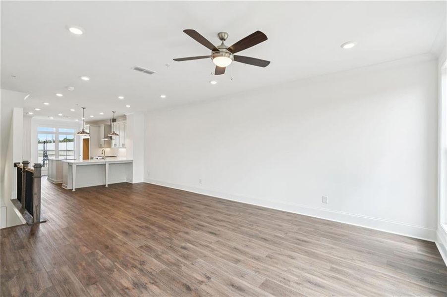 Spacious, unfurnished interior of a new home in IveyBrooke, Alpharetta (Image 15).