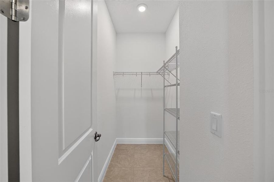 Spacious, unfurnished interior of a new home in , Ocala (Image 33).