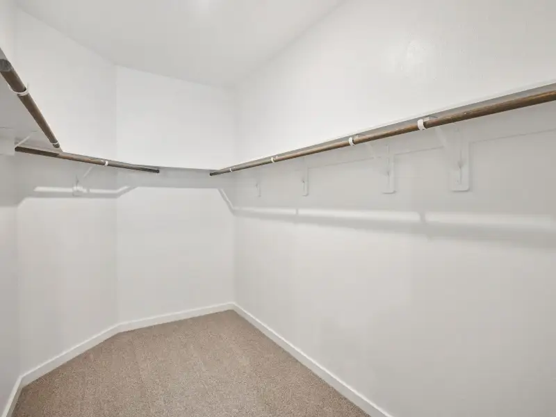 Spacious, unfurnished interior of a new home in Stewart's Ranch, Conroe (Image 16).