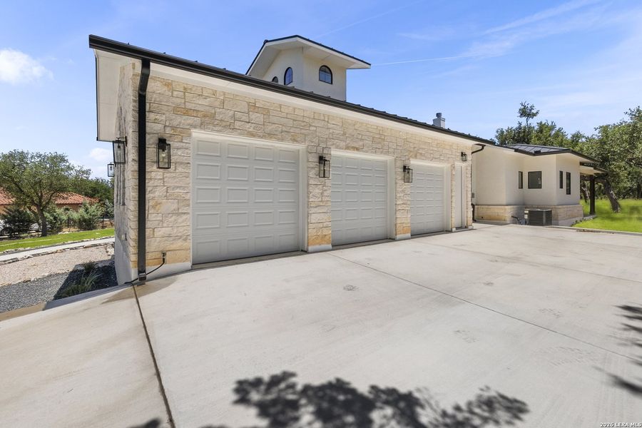 Exterior details and patio area of a home in , New Braunfels (Image 27).