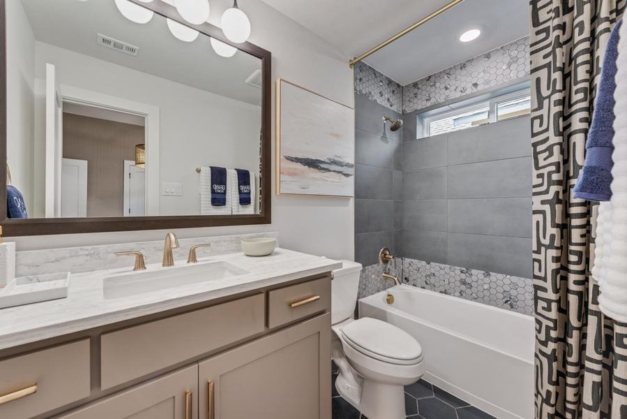 Representative furnished interior of a home built from the Grand Prestige by Grand Homes in Grand Oaks, Celina (Image 20).