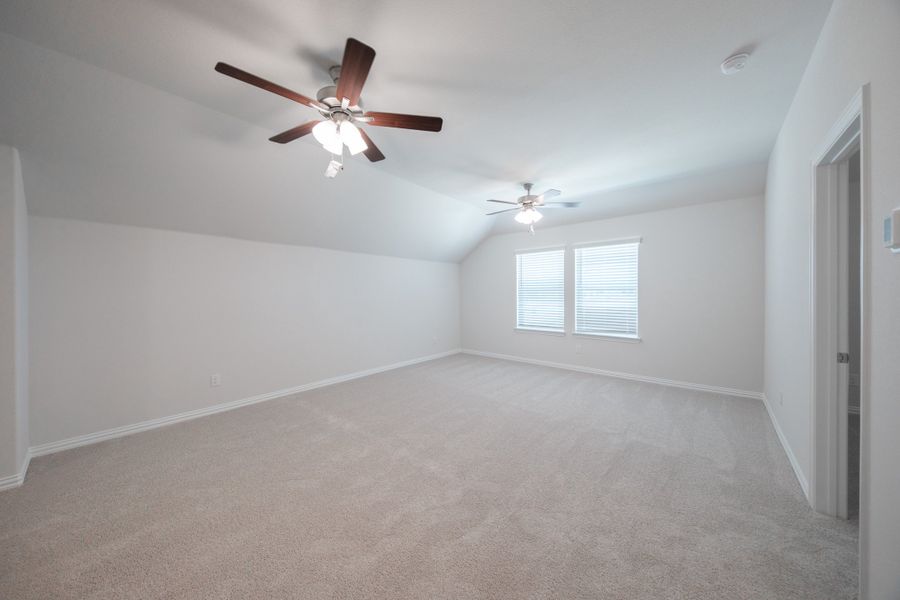 Spacious, unfurnished interior of a new home in Verandah, Royse City (Image 22).