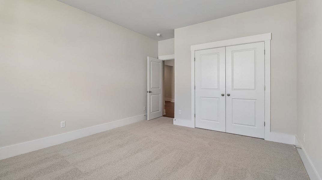 Spacious, unfurnished interior of a new home in Livingston Woods, Irmo (Image 20).