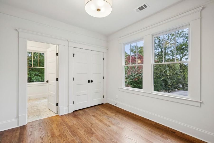 Spacious, unfurnished interior of a new home in , Atlanta (Image 20).