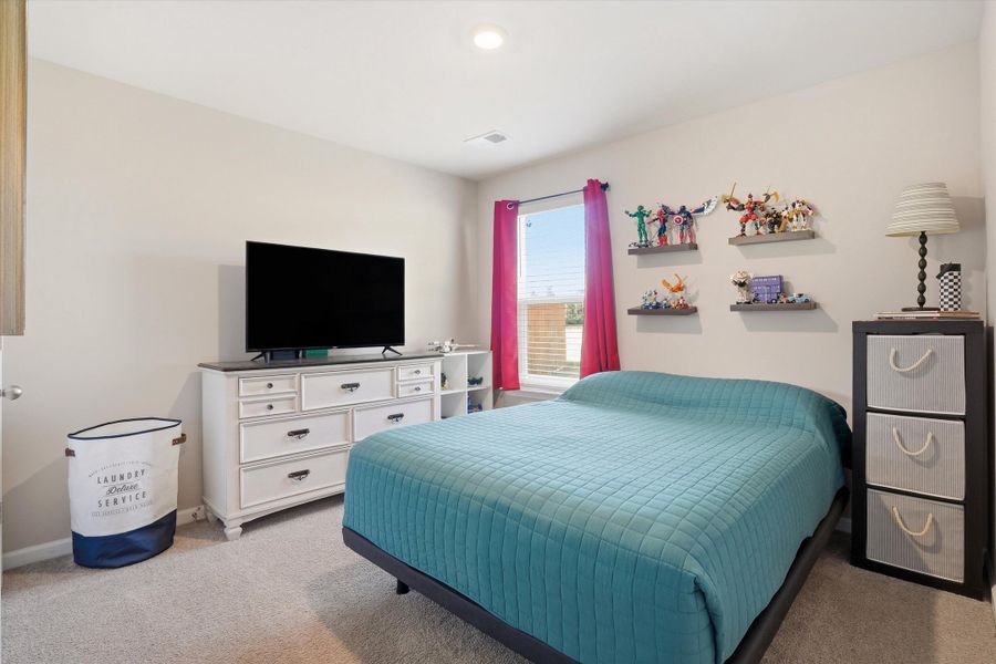 Furnished interior view inside a new home in Stone Ridge, Moncks Corner (Image 12).