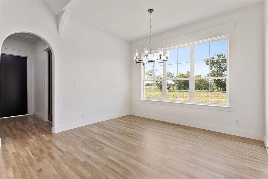 Spacious, unfurnished interior of a new home in , Joshua (Image 27).