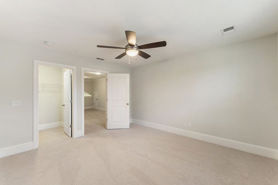 Spacious, unfurnished interior of a new home in Taylor Oaks, Greenville (Image 31).