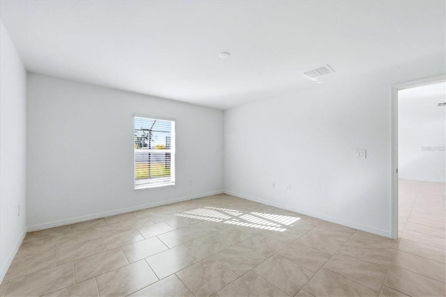 Spacious, unfurnished interior of a new home in Rotonda Lakes, Rotonda West (Image 27).