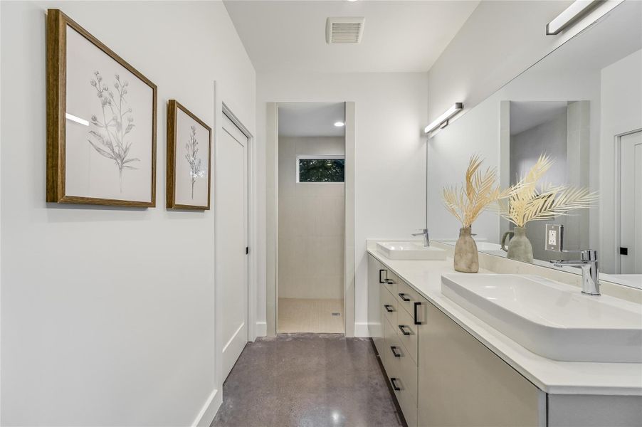 Furnished interior view inside a new home in , Wimberley (Image 7).