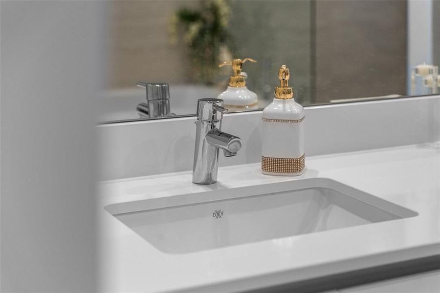 Image 83 of a home in .