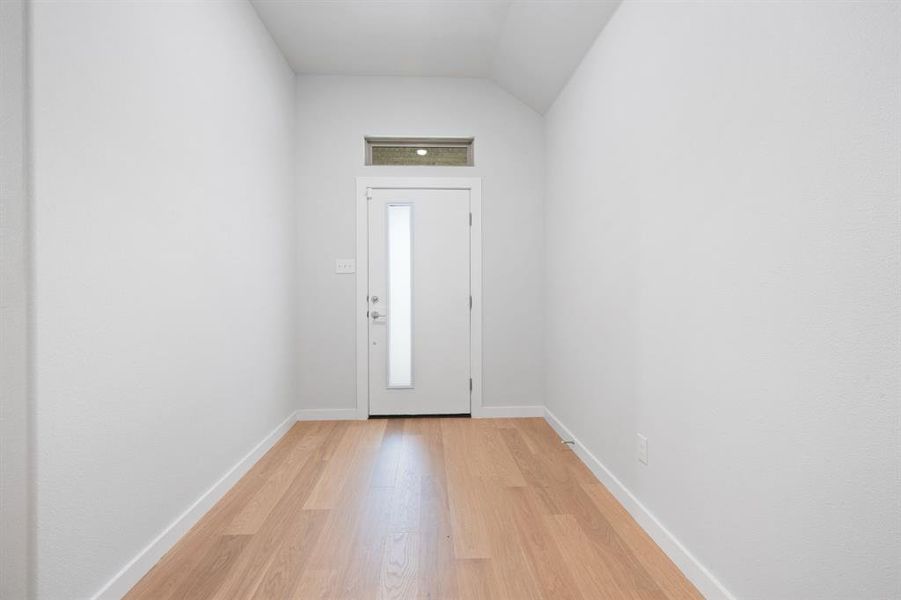 Spacious, unfurnished interior of a new home in , Princeton (Image 14).