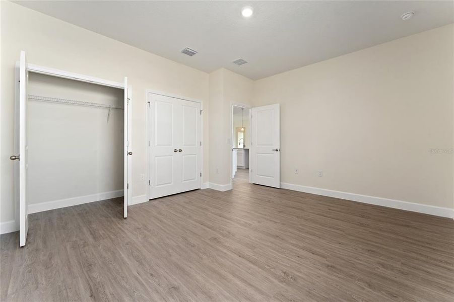 Spacious, unfurnished interior of a new home in , Palm Bay (Image 27).
