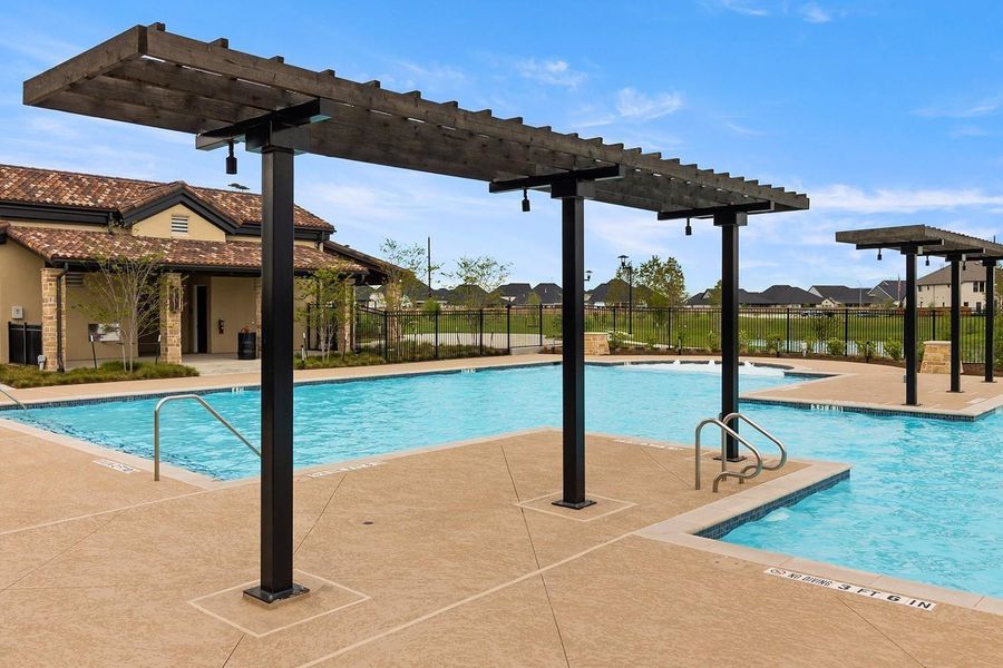 Community amenities in Dunham Pointe 70', Cypress (Image 2).