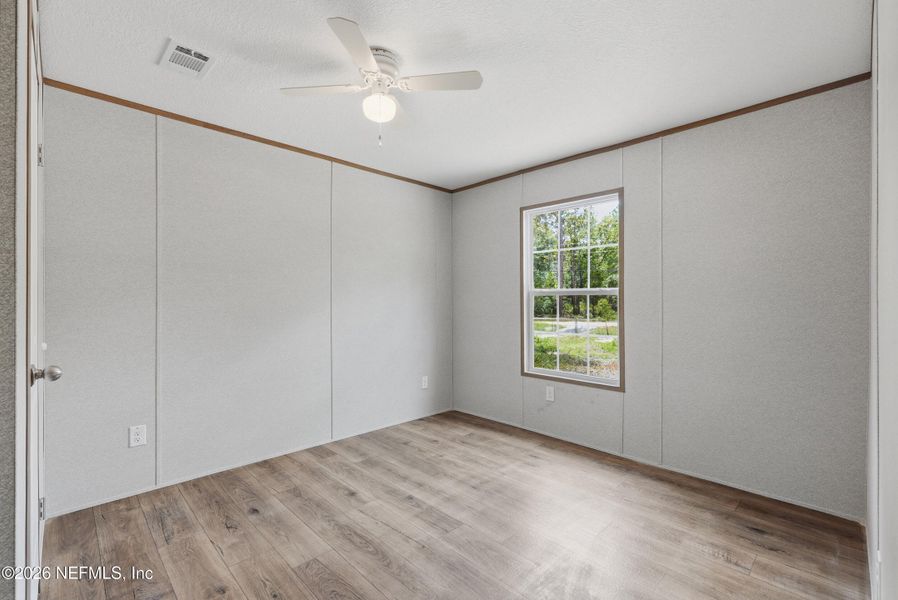 Spacious, unfurnished interior of a new home in , Keystone Heights (Image 13).