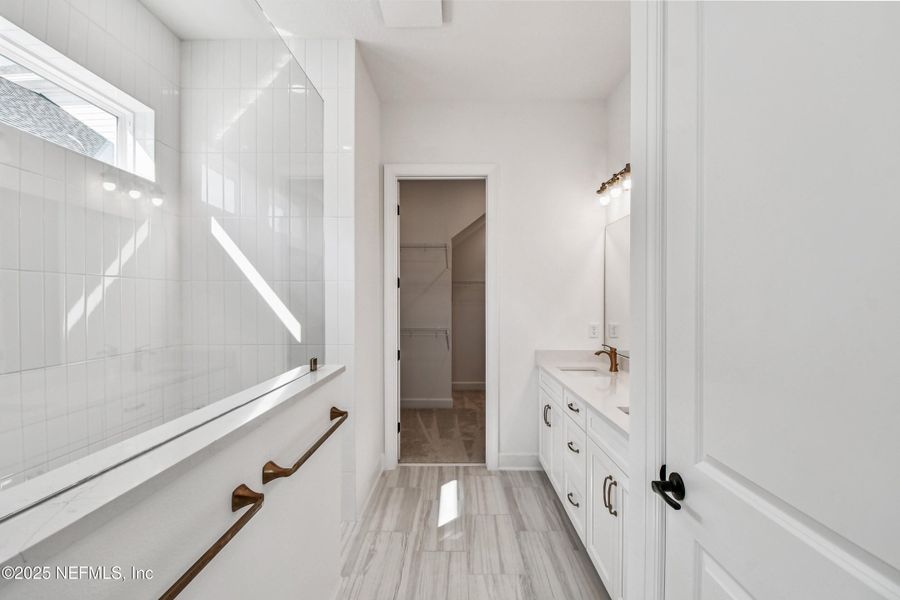 Furnished interior view inside a new home in Crosswinds 40’, Ponte Vedra (Image 9).