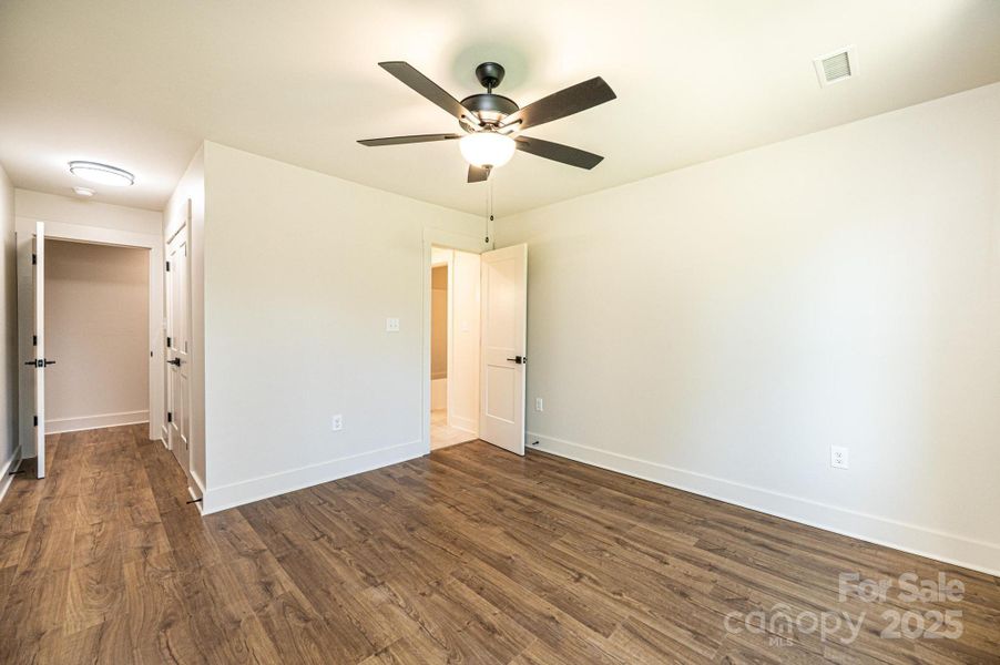 Spacious, unfurnished interior of a new home in , Hickory (Image 34).