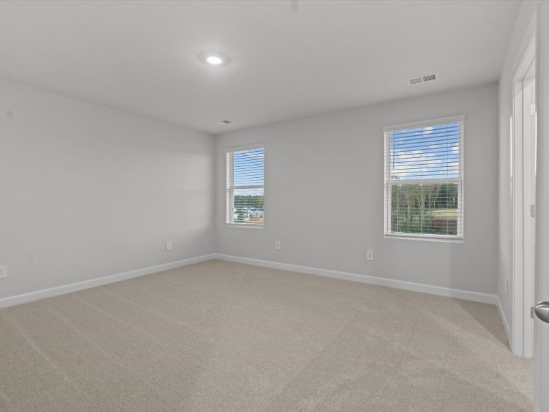 Spacious, unfurnished interior of a new home in Brayfield Manor - Heritage Collection, Wellford (Image 13).