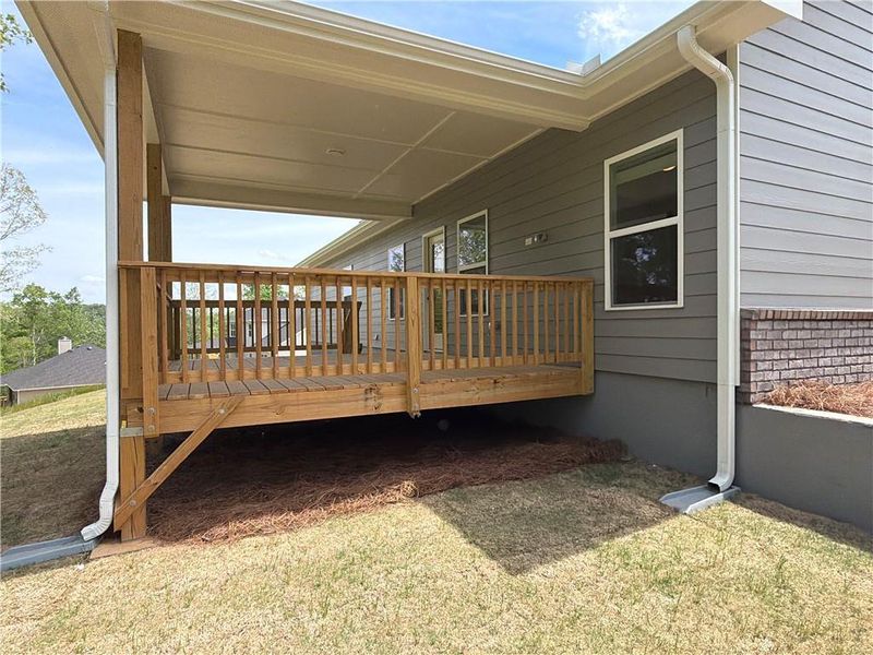 Exterior details and patio area of a home in Tuscany Hills, Douglasville (Image 20).