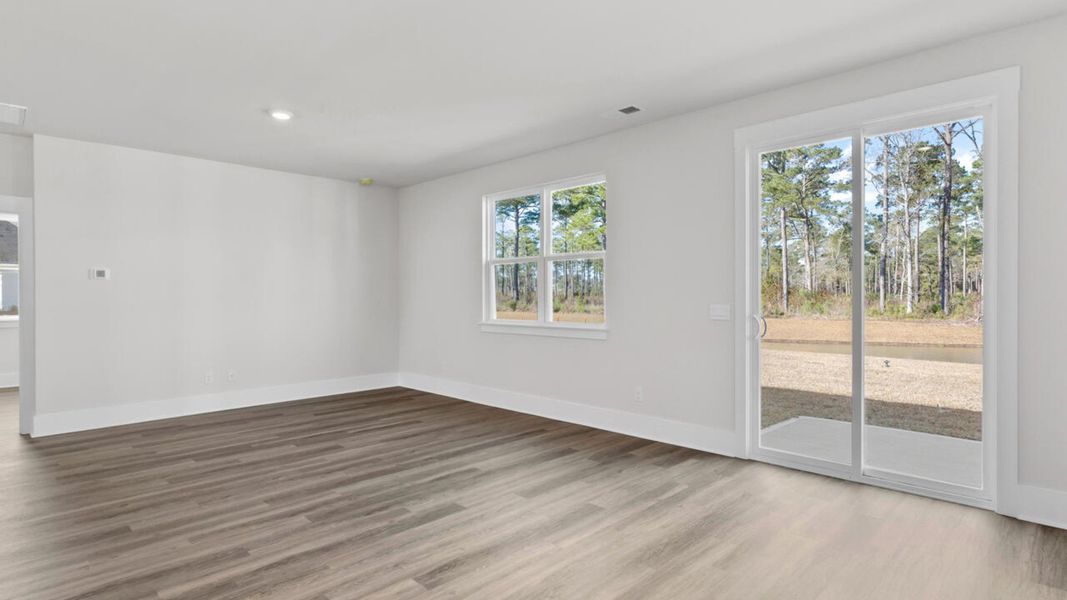 Spacious, unfurnished interior of a new home in Rolling Hills, Bolivia (Image 17).