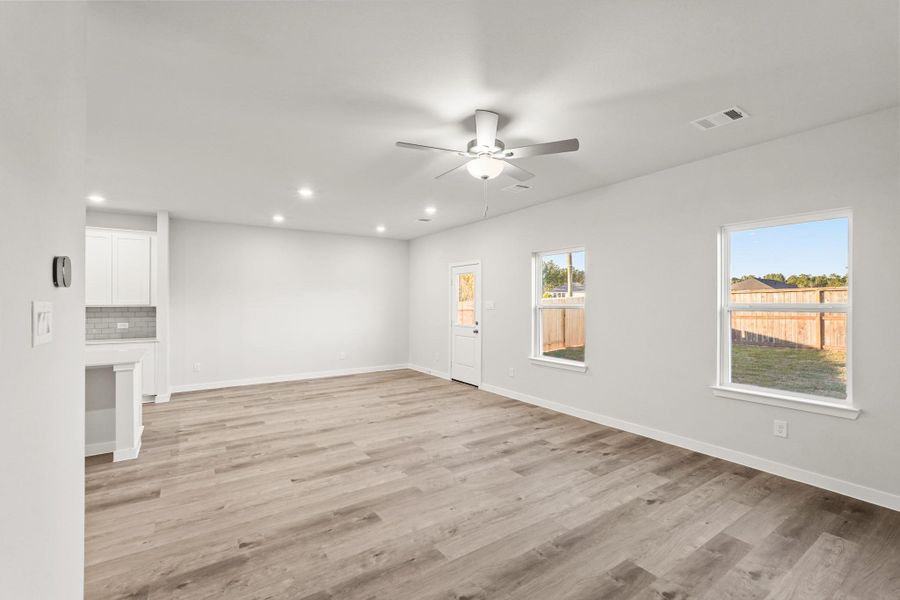 Spacious, unfurnished interior of a new home in Magnolia Springs, Montgomery (Image 15).