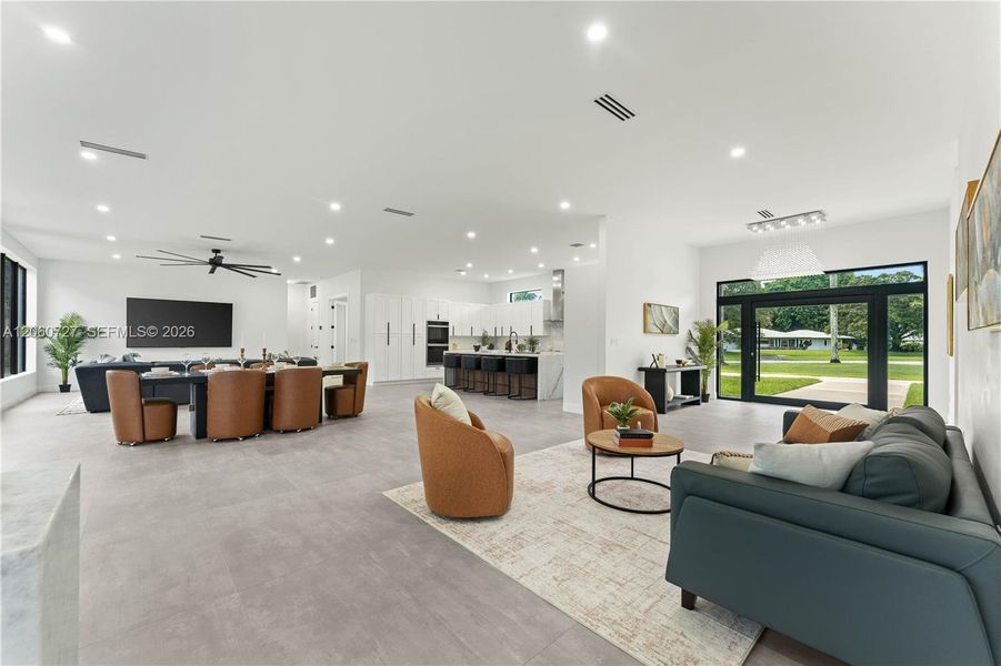 Furnished interior view inside a new home in , Plantation (Image 26).
