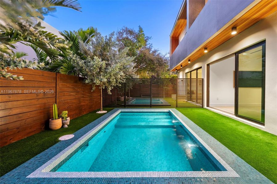 Exterior details and patio area of a home in , Miami (Image 67).