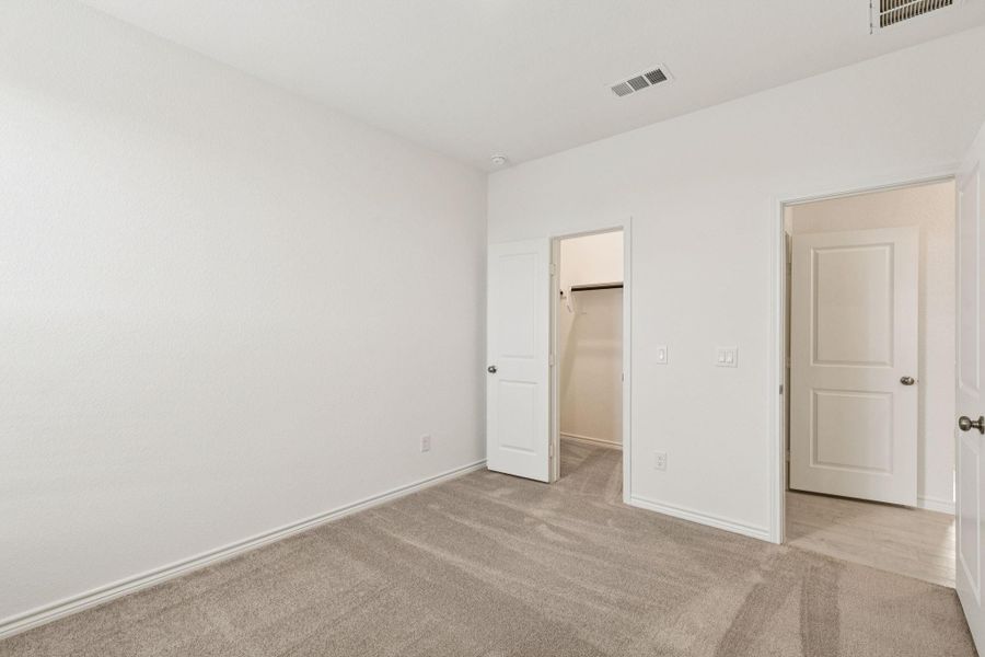 Spacious, unfurnished interior of a new home in River Ranch, Dayton (Image 21).