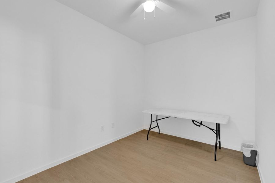 Bonus room, can be used as bedroom or formal dining room