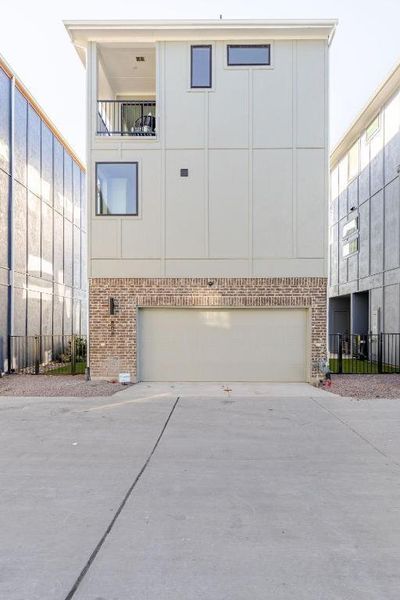 Exterior details and patio area of a home in , Rowlett (Image 23).