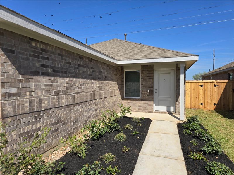 *Not actual home, pictures representative of same elevation* *Not actual home, pictures representative of same elevation*