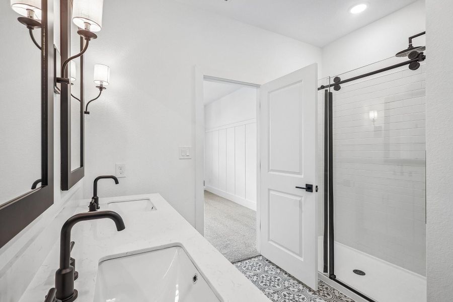 Serene primary bath