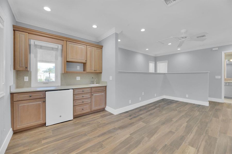 Spacious, unfurnished interior of a new home in , Fort Lauderdale (Image 28).