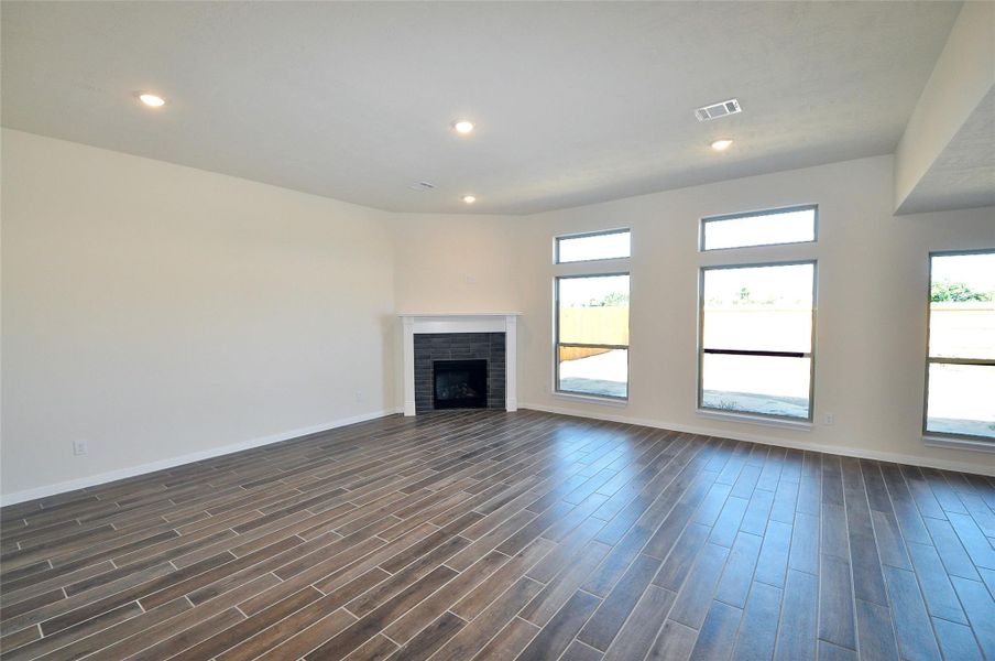 Spacious, unfurnished interior of a new home in , League City (Image 20). Spacious, unfurnished interior of a new home in , League City (Image 20).