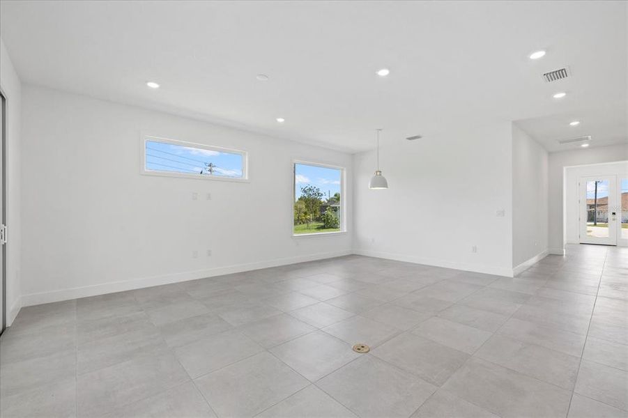 Spacious, unfurnished interior of a new home in , Punta Gorda (Image 19). Spacious, unfurnished interior of a new home in , Punta Gorda (Image 19).