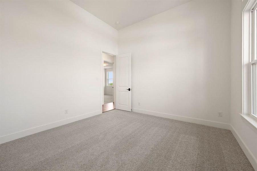 Spacious, unfurnished interior of a new home in Bella Crossing, Fort Worth (Image 25).