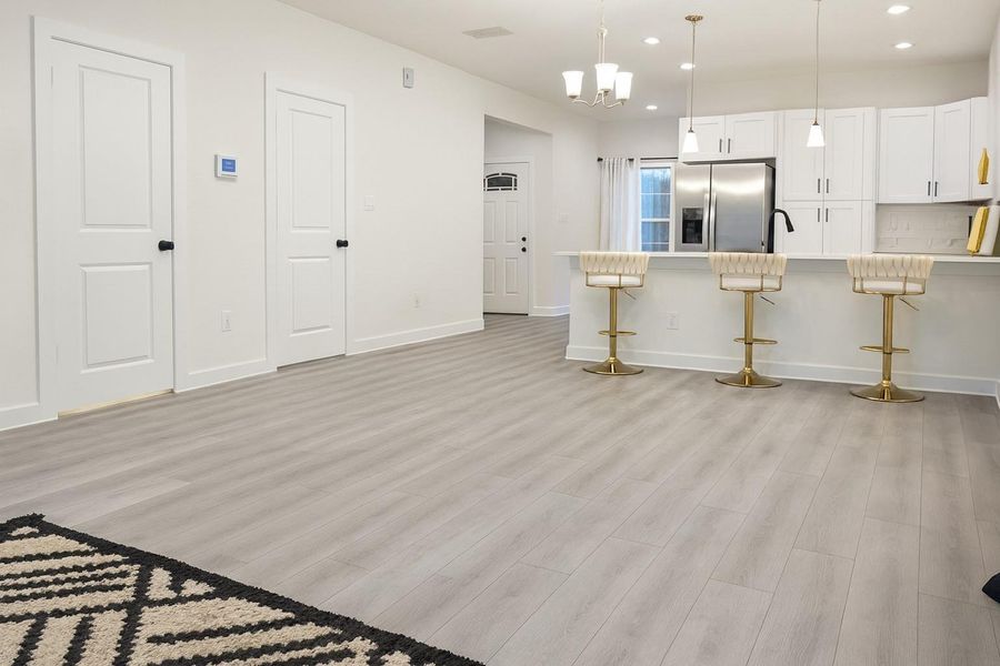 Spacious, unfurnished interior of a new home in , Houston (Image 10).