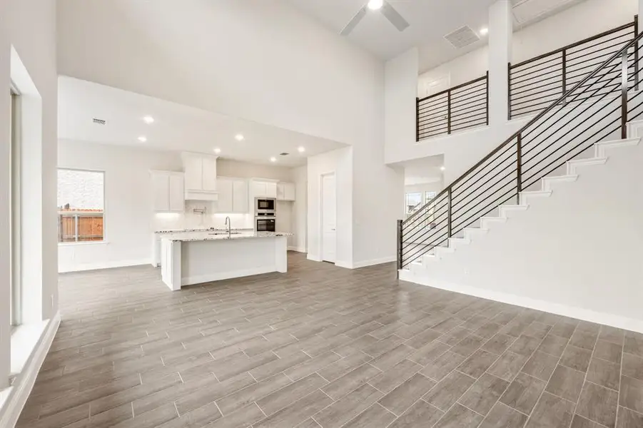 Spacious, unfurnished interior of a new home in Sunrise at Garden Valley, Waxahachie (Image 32).