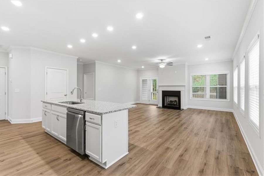 Spacious, unfurnished interior of a new home in , Dallas (Image 33).